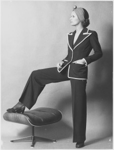 Gabardine pantsuit. CREDIT © Fondation Pierre Bergé – Yves Saint Laurent