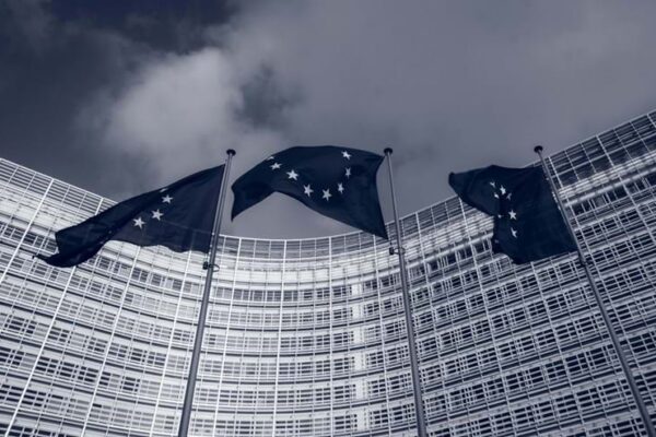 UE perto de cumprir meta climática para 2030, mas setores críticos travam progresso