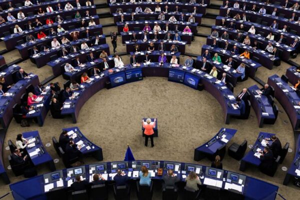 Parlamento Europeu avança com simplificação das regras de sustentabilidade para empresas