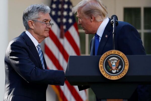 Trump volta à carga e pressiona Fed a cortar taxas de juro em 100 pontos base