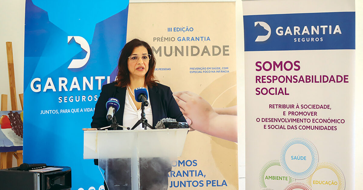 A secretária de Estado da Inclusão Social de Cabo Verde, Lídia Lima de Melo, numa cerimónia de atribuição do prémio