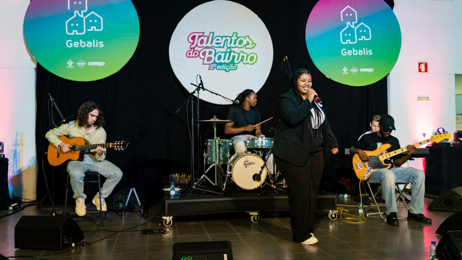 Primeira pré-eliminatória do Talentos do Bairro com quatro cantores apurados