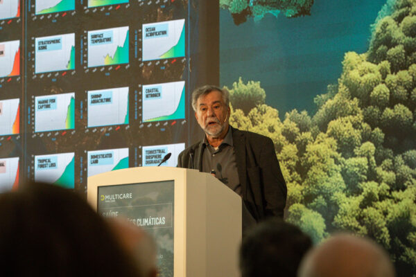 O cientista brasileiro Paulo Artaxo transportou a plateia para um “cenário crítico”