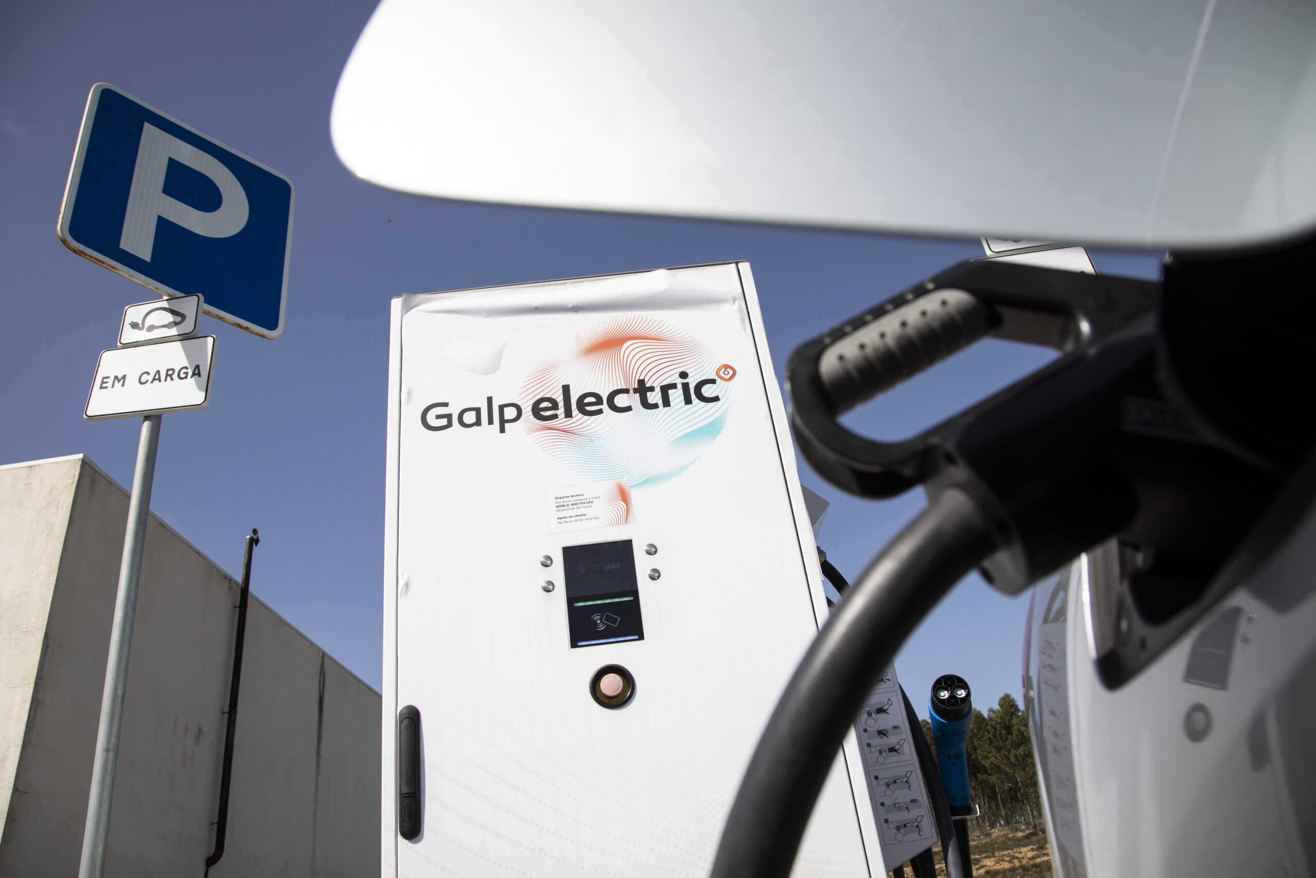 Rede de carregamentos pública cada vez mais completa. E mais potente.