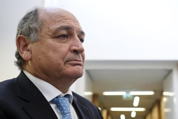 Davidson Kempner compra 10% detidos pela Oi na Pharol