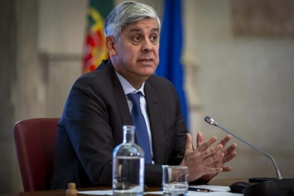 Mário Centeno diz que estará “sempre disponível para o país”