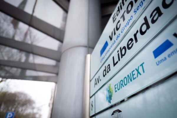 Bolsa de Lisboa arranca com perdas, com quase todos os pesos-pesados no vermelho