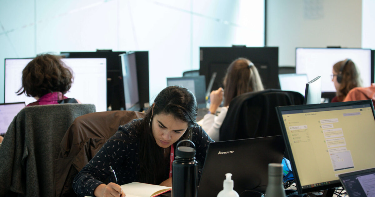 Pessoas no centro da tecnologia | Negócios com História