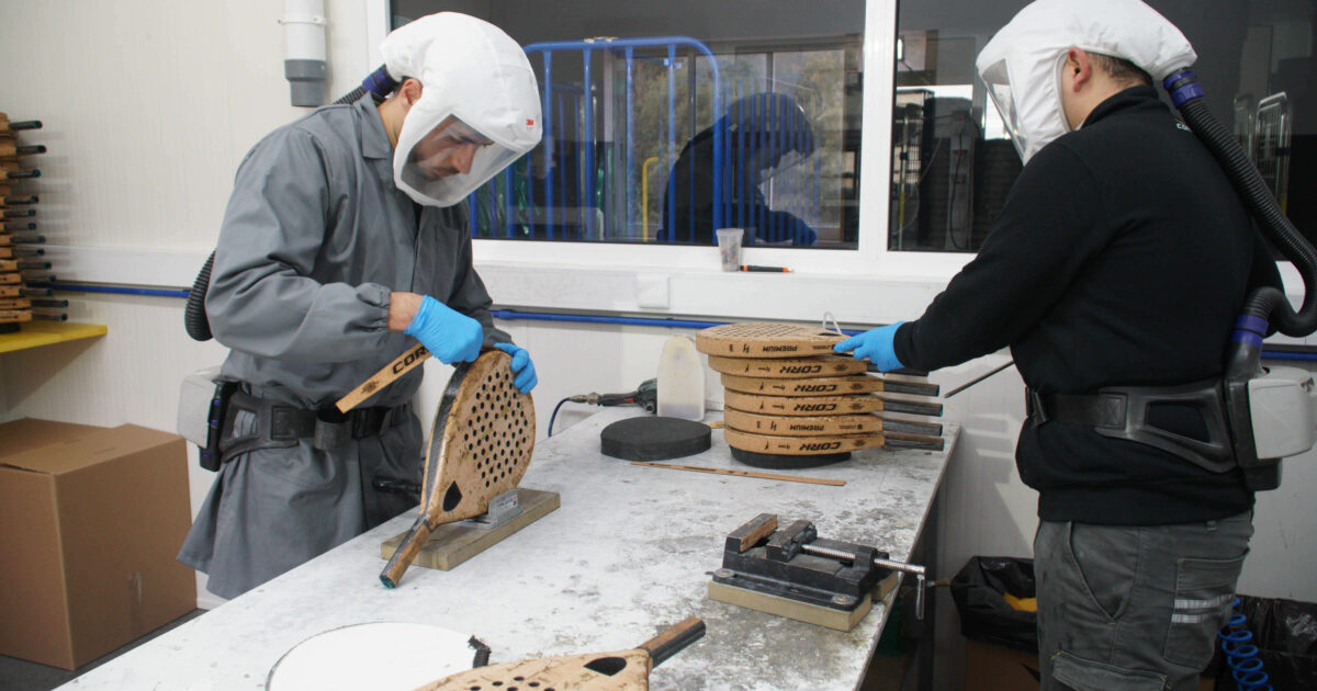 As melhores raquetes de padel do mundo são fabricadas em Portugal | Negócios com História