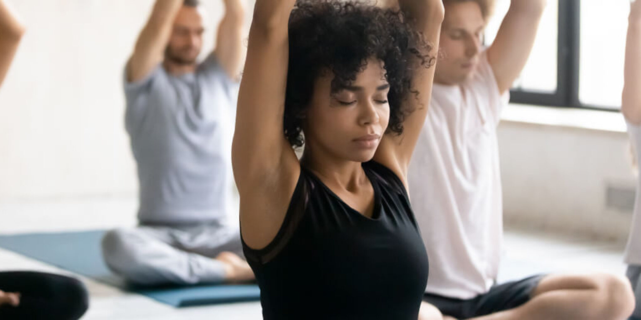 Pratique Ioga com Raquel Tunes