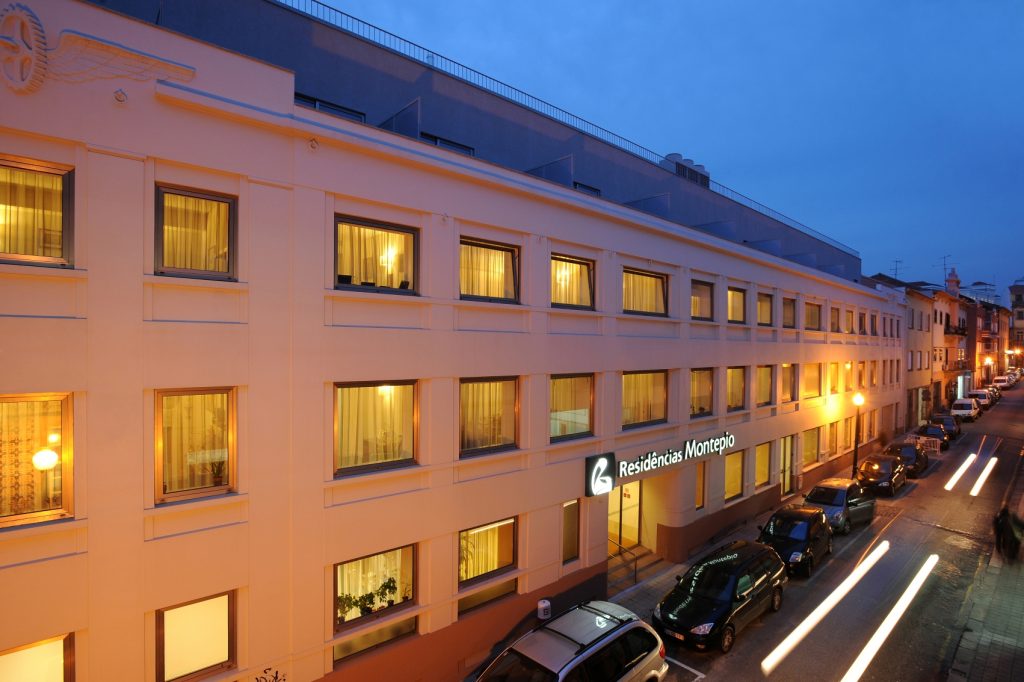 Residência Montepio Breiner (Porto)