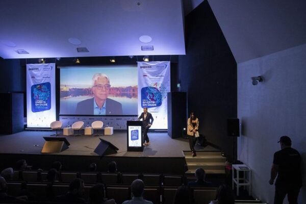 Tapani Piha: “O sucesso de um projeto de e-health está no fator humano”