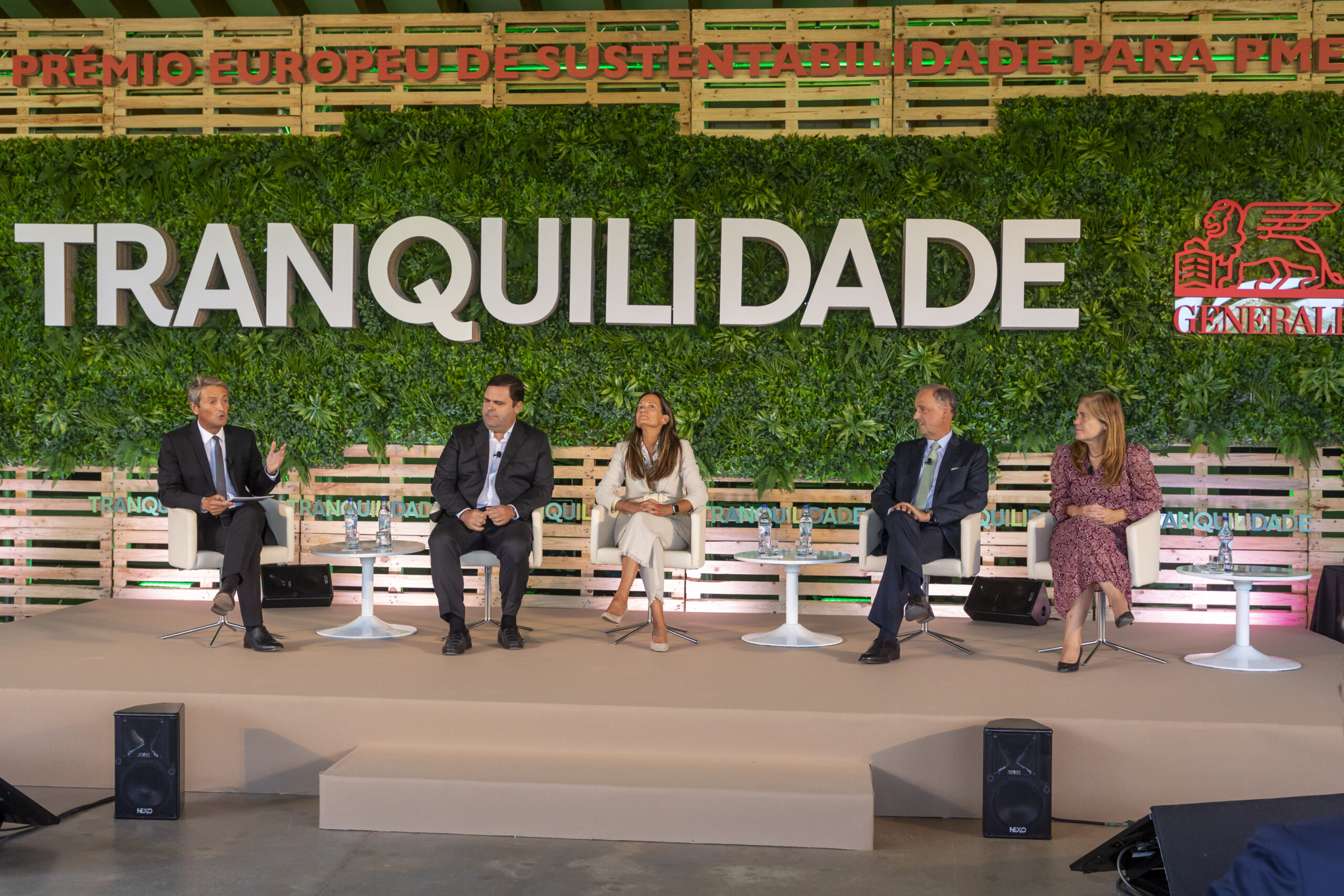 Os convidados durante a sessão.