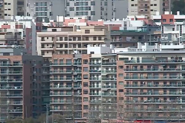 Crise na Habitação na UE encarada como urgente e bomba-relógio democrática