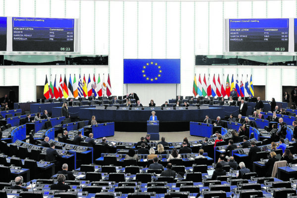 Eurodeputados divididos