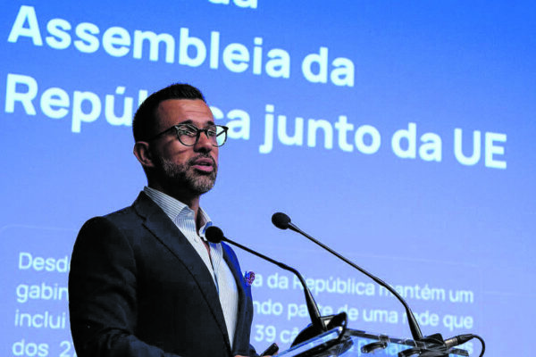 A antena do Parlamento