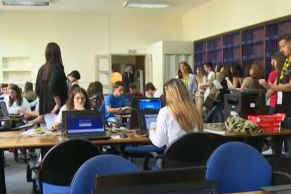 Comissão Europeia quer habilitações comuns entre os estados-membros para facilitar o acesso ao mercado de trabalho
