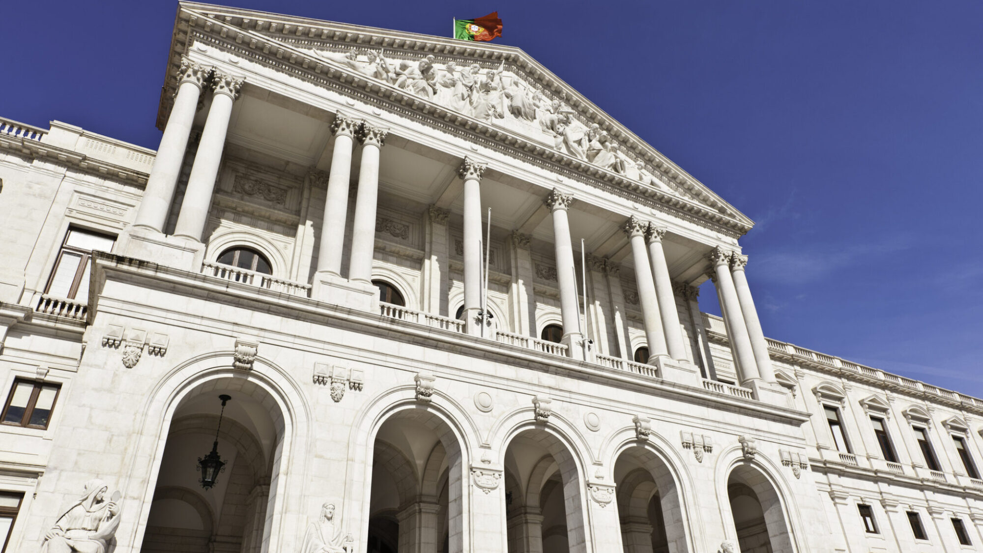 Fachada da Assembleia da República Portuguesa