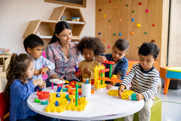Creche Feliz: tudo sobre o programa de acesso a creches gratuitas