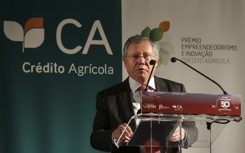 O Secretário de Estado da Agricultura e Alimentação, Dr. Luís Medeiros Vieira, discursou sobre a importância da agricultura para a economia portuguesa